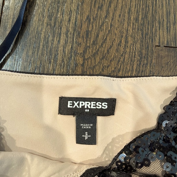 Express black Sequin geometric crop tank top (small) - Picture 3 of 6